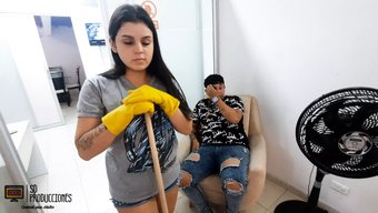 Dövmeli Genç Kız En Iyi Arkadaşı Tarafından Beceriliyor