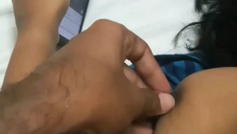18 Yaşındaki Hintli Kız, Tom Ile Duygusal Bir Masaj Ve Sakso Keyfi Yaşıyor