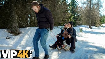 Lucite Nice, Babası Tarafından Yüksek Çözünürlükte Bir Oral Seks Yapıyor Ve Sikişiyor