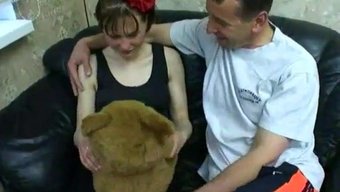 Üvey Baba Ve Arkadaşları Genç Kıza Özel Bir Doğum Günü Sürprizi Yapıyorlar