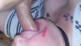 Sert Yüz Sikişi, Cumshot Ve Aşağılama Ile