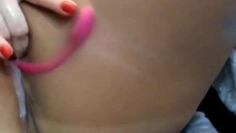 Amatör Kız Pantolon Çorabı Mastürbasyonuna Kendini Kaptırıyor