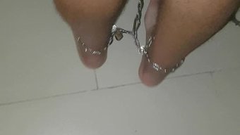 Zincirlenmiş Ve Dövmeli: Bir Bdsm Fantezisi
