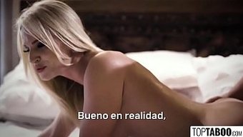 Büyük Göğüslü Milf Ve Genç (18+) Yasak Aile Rol Oyununda