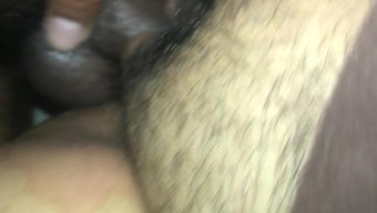 Koca, Karısıyla Kıllı Amcığıyla Erotik Bir Eğlence Yaşıyor.