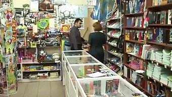 Tüylü Rus Milf Hd Videoda Yaramaz Oluyor