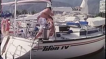 Büyük Doğal Göğüslere Sahip Vintage 80'Lerin Softcore Videosu