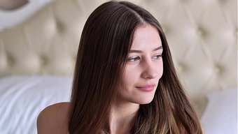Hottiestwo - Inanılmaz Derecede Iyi Görünümlü Ve Seksi Doğal Kız Için Harika Bir Içe Boşalma!