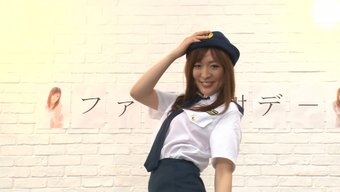 Polis Üniforması Giyen Japon Kız Ağzı Sikişiyor Ve Yüzüne Boşalıyor