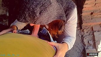 Bir Milf'In Amı Bir Yabancının Sıcak Spermiyle Doluyor