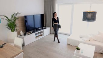 Siyah Iç Çamaşırı Ve Ayak Fetişinde Olgun Vanessa