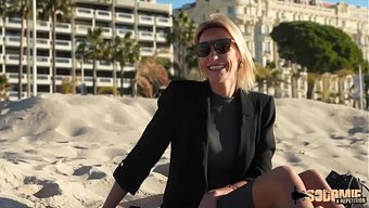 Sarışın Milf Anouk Grey, Fransız Aygır Emmanuel Torquemada Tarafından Götünden Delik Deşik Ediliyor.