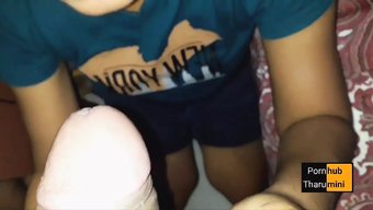 Randevununun Yarağında Bir Genç (18+) Cowgirl Sürüşünün Yakın Çekimi