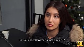 Borçlu Bir Kızın Yer Aldığı Ev Yapımı Videoda Sert Seks Ve Sakso