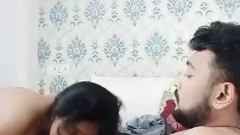 Boşalmaya Aç Milf Ve Genç Kız 69 Pozisyonunda