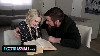 Esnek Lola Fae Ve Chris Epic, Bu Exxxtra Small Videosunda Sert Seks Yapıyor.