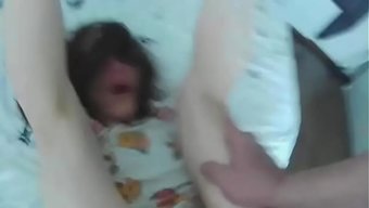Karım Arkadaşı Tarafından Sikerken, Ona Analitik Bir Deneyim Yaşattı.