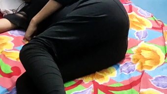 Hint Bhabhi'Nin Part-1'De Yakın Çekim Parmaklaması Ve Tahrik Etmesi
