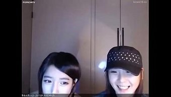 Amatör Japon Webcam Kızı, Duygusal Bir Bj Veriyor