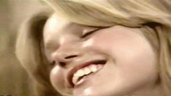 Sextsunami 114: Erotik Videolar Koleksiyonu