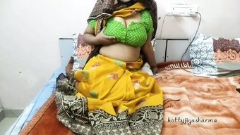Salwar'Da Olgun Bir Hint Kadının Arkadan Anal Seks Yaparken Izleyin