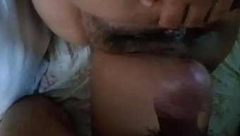Asyalı Karısı Büyük Göğüsleri Ve Poposuyla Sert Seks Için Yalvarıyor