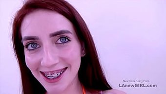 Casting Modeli Sıcak Bir Videoda Ağzına Dolu Dolu Boşalıyor