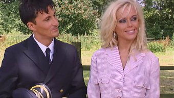 Kelly Trump, Efsane Alman Klasiği Jeannie Ile Karşınızda.