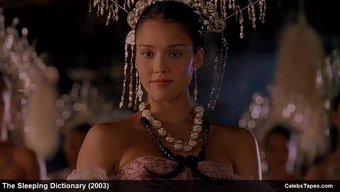 Emily Mortimer Ve Jessica Alba'Nın En Sıcak Çıplak Sahnelerinin Tadını Çıkarın Bu Sıcak Videoda