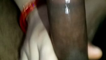 Genç (18+) Bhabhi Derin Bir Sakso Çekiyor Ve Spermleri Yutuyor