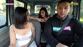 Inna Sirina'Nın Esmer Amı Yunan Taksisinde Yalatılıyor