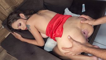 Genç Kızın Götü Gloryhole Analda Yok Ediliyor
