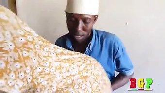 Amerikan Tombul Güzel Şişman Kadınlar Büyük Poposunu Sergiliyor