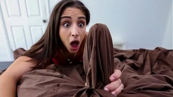 Abella Danger, Dik Üvey Abisinin Aletiyle Amını Parçalattı.