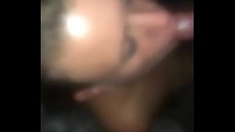 Minyon Kız, Yüzüne Boşalma Ile Ateşli Anal Seks Yapıyor.