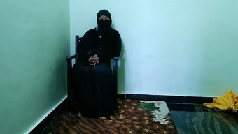 Hintli Genç Kızın Amı Acımasız Seks Videosunda Beceriliyor