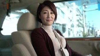 Takahashi Misono'Nun Karı Kocayla Sıvı Fışkırtan Üçlü