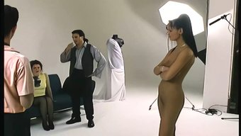 Büyük Doğal Göğüslere Sahip Avrupalı Bebek Ilk Castinge Sikişiyor