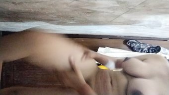 Hint Ev Kadını Parmakla Sikişerek Cezalandırılıyor