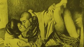 Bir Adam, Vintage Çizimlerle Çıplak Bir Kadın Çiziyor.