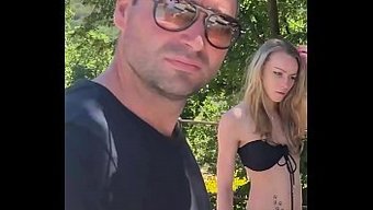 Esmer Bomba Anissa Kate, Arkadaşlarının Önünde Inanılmaz Bir Sakso Çekiyor - Mysexmobile