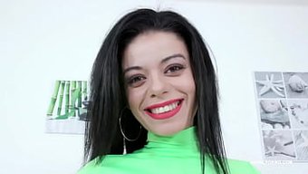 Ciara Riviera'Nın Vahşi Irklararası Anal Ve Boşalma Yutma Seansı