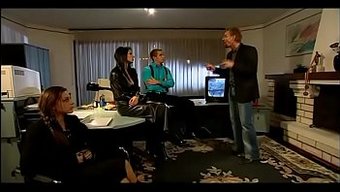 Sert Fsi Sahnesinde Milf'In Oral Becerileri Sergileniyor