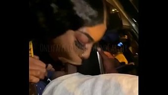 Siyah Bebek Diamvnd Cartier Parkta Halka Açık Seksin Tadını Çıkarıyor