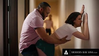 Casey Calvert'In Codey Steele Ve Dillon Diaz Ile Kayınbiraderi Çift Penetrasyon Sahnesi