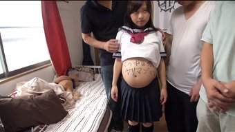 Hamile Okul Kızı (18+), Mezuniyet Seksinde Hardcore Oluyor.