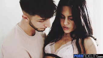 Apolonia'Nın Muhteşem Kadın Boşalması, Bir Posta Giriş Yaparak Izleyin.