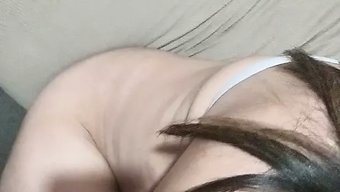 Desi Kolej Kızı Hediyeler Için Seks Ticareti Yapıyor