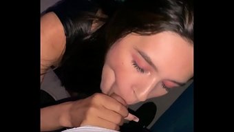 Adam, Vip Kulübünde Islak Ve Ateşli Orospuyu Sikişle Dağıttı.