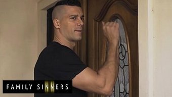 Büyük Yaraklı Ramon Nomar, Kenzie Reeves'In Amına Derin Bir Sikiş Veriyor